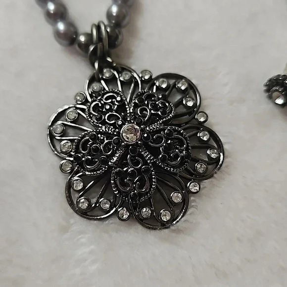 SET OF JEWELRY - Picture 2 of 9